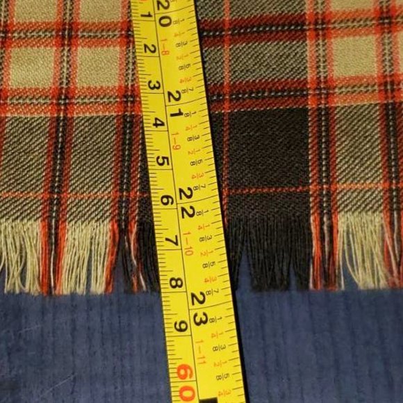 NWT "MADE IN CANADA "wool plaid asymetrical fringed wrap skirt small 6 - Picture 13 of 13